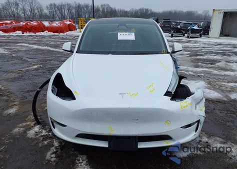 2024 Tesla Model Y Long Range Dual Motor All-Wheel Drive from USA, damaged, VIN 7SAYGDEE5RA326577